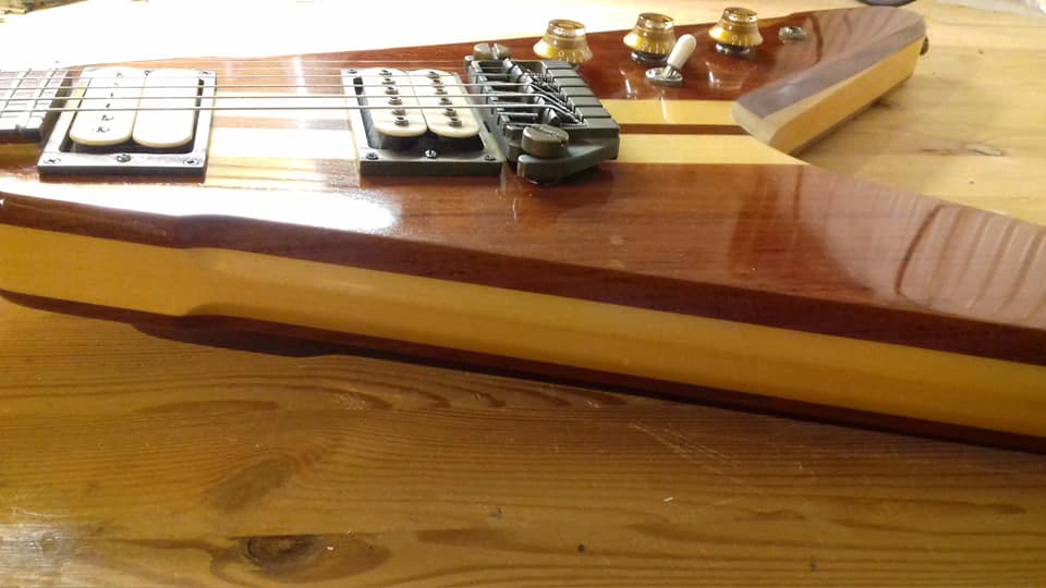 Höfner Venture 1980 Restaurierung – Gesamtansicht – Gitarrenreparatur Heier Guitars